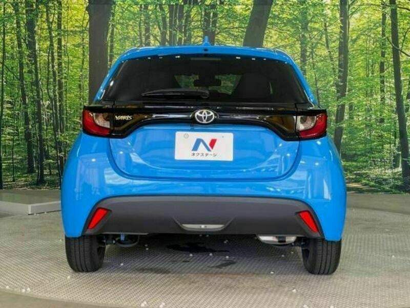 YARIS-15