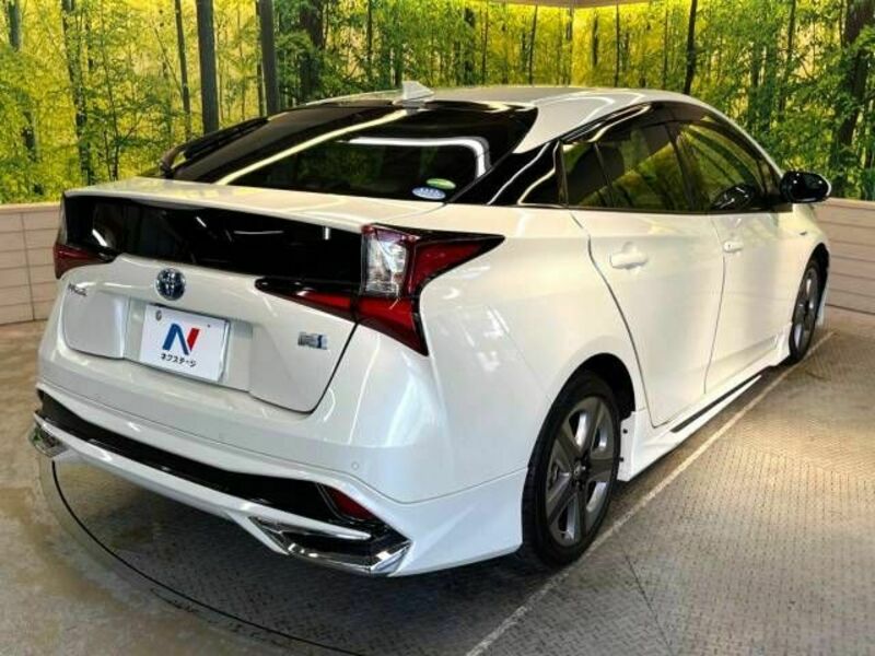 PRIUS-17