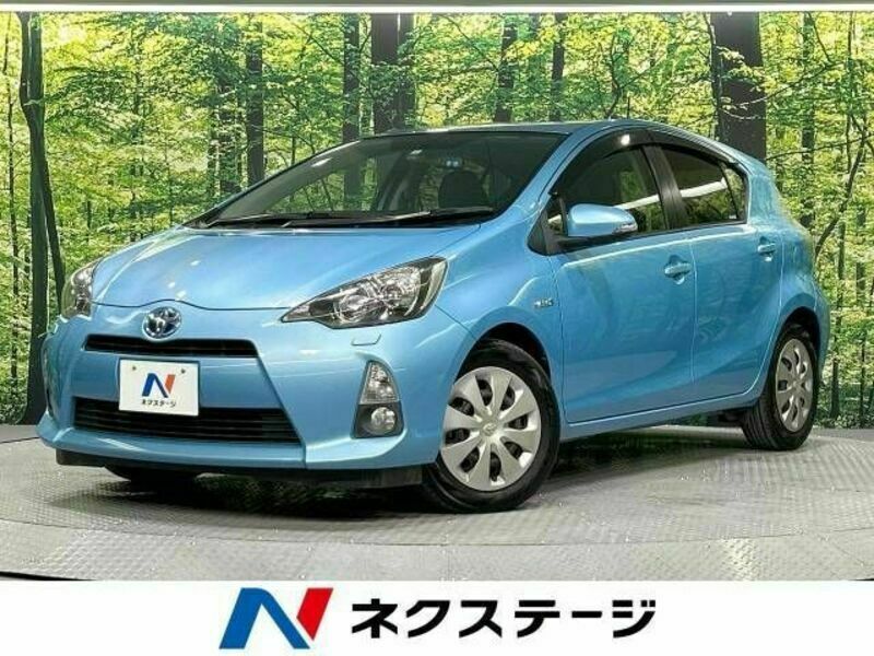 TOYOTA　AQUA