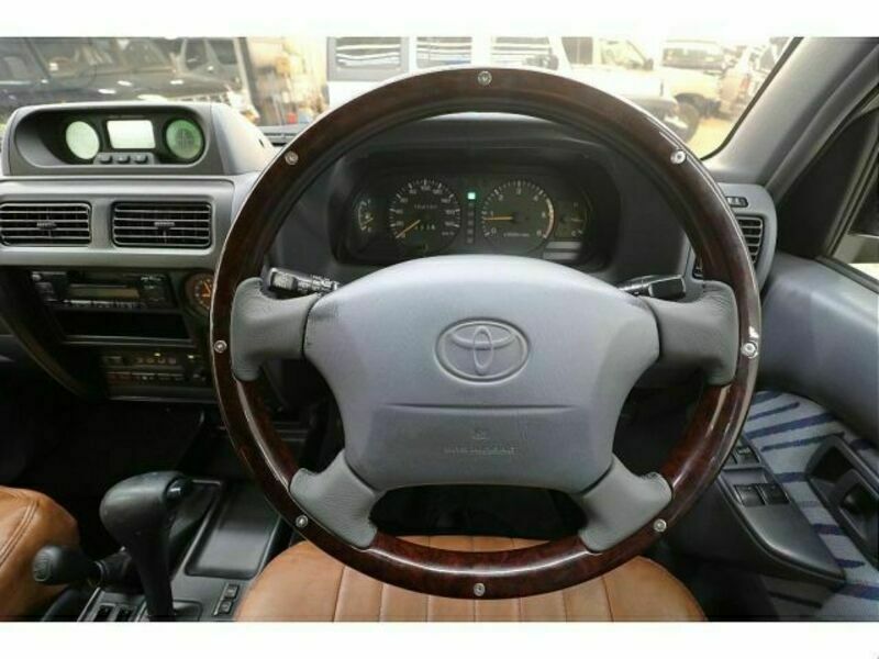 LAND CRUISER PRADO-11