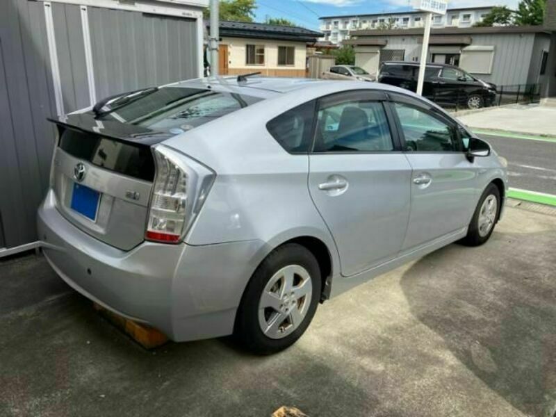 PRIUS-1