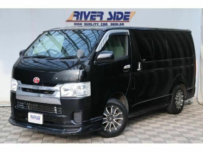 TOYOTA　HIACE VAN