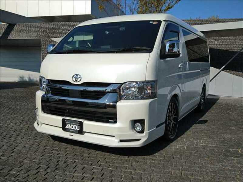 TOYOTA HIACE