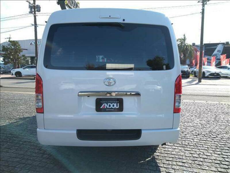 HIACE-8