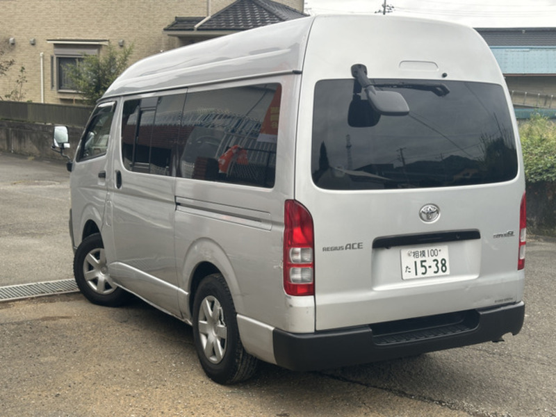 HIACE VAN-1