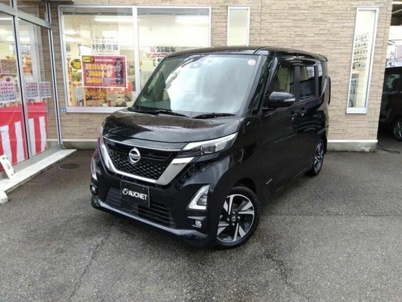 NISSAN　ROOX