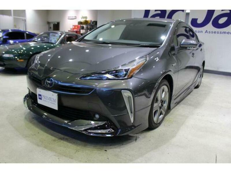 TOYOTA　PRIUS