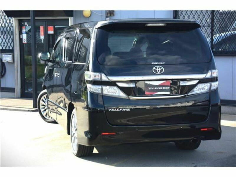 VELLFIRE-10