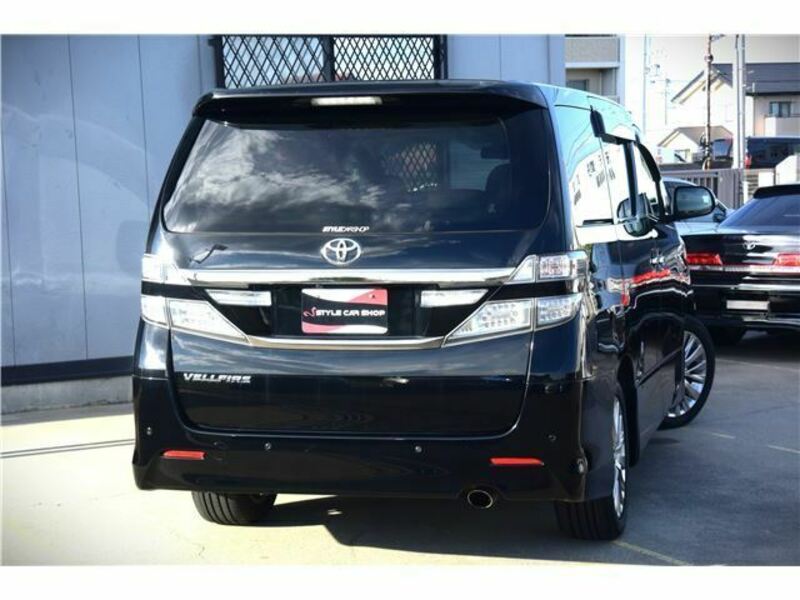 VELLFIRE-11