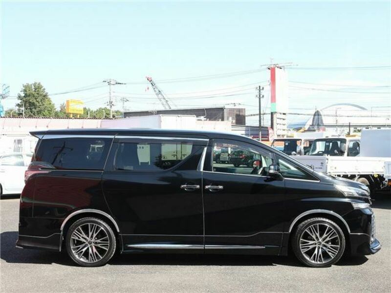 VELLFIRE-11