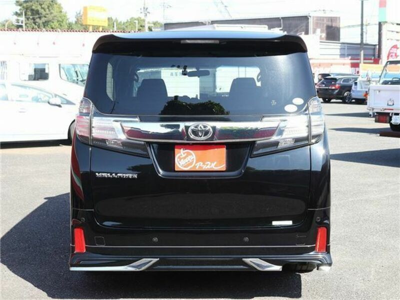 VELLFIRE-13