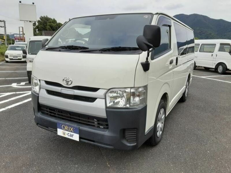 TOYOTA　HIACE VAN