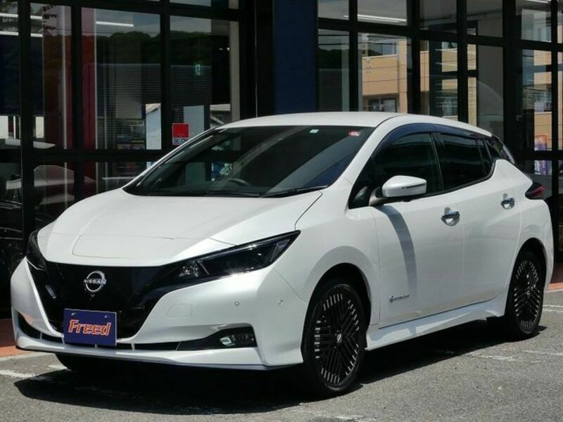 NISSAN　LEAF