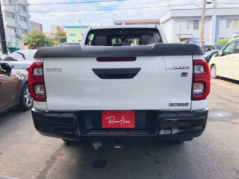 HILUX-11