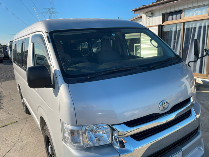 HIACE-10