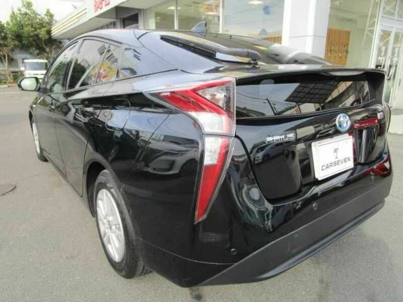 PRIUS-8