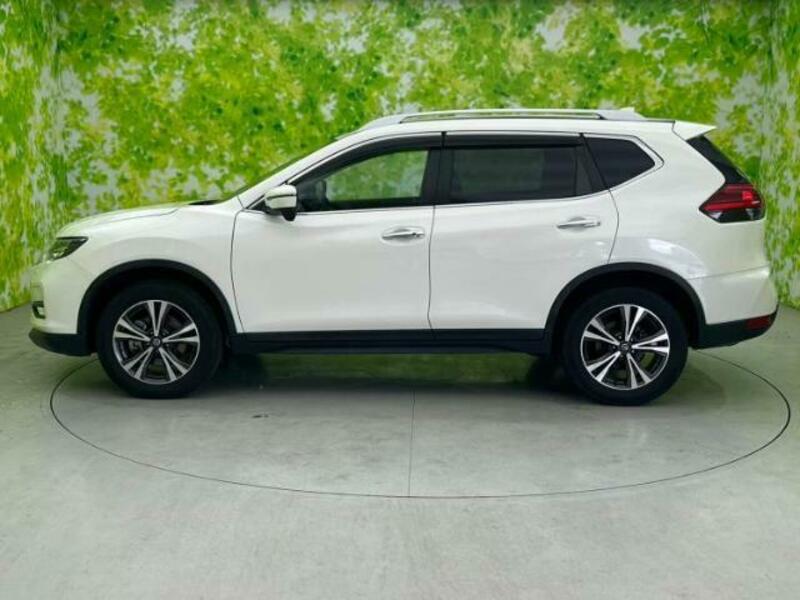 X-TRAIL-1