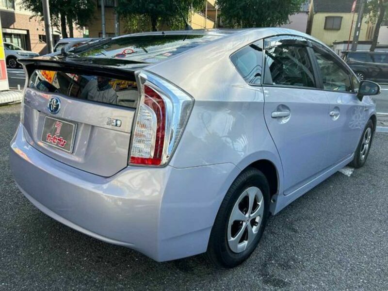 PRIUS-4