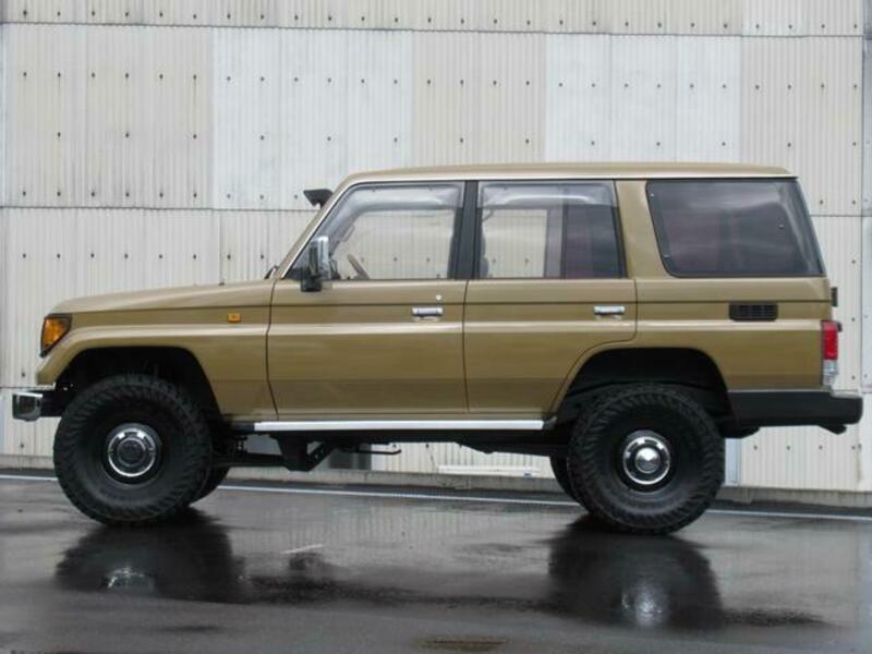 LAND CRUISER PRADO-2