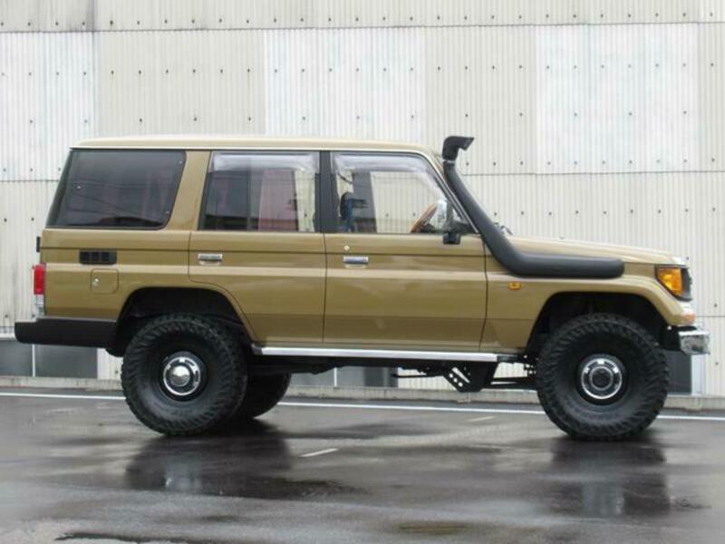 LAND CRUISER PRADO-1