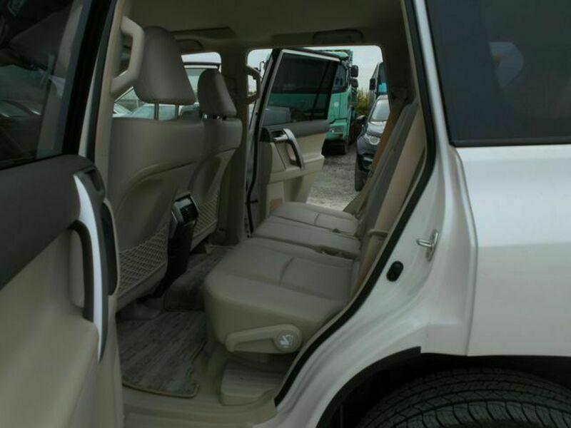 LAND CRUISER PRADO-12