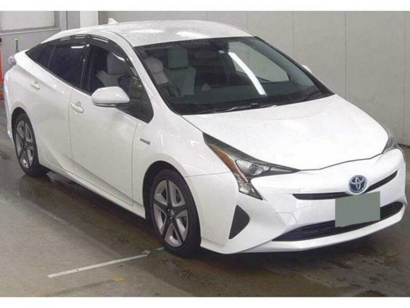 TOYOTA　PRIUS