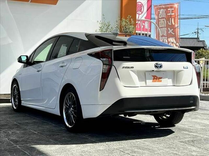 PRIUS-12