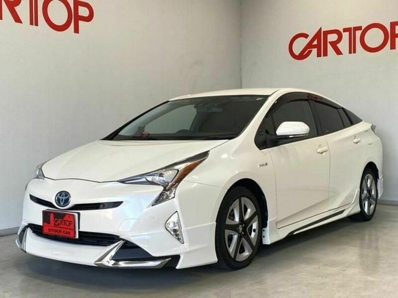 TOYOTA　PRIUS