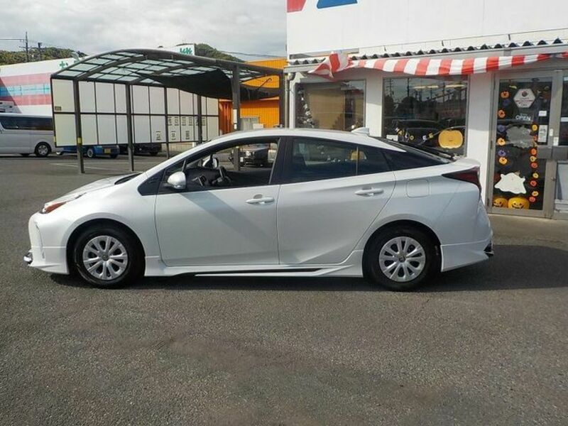 PRIUS-8