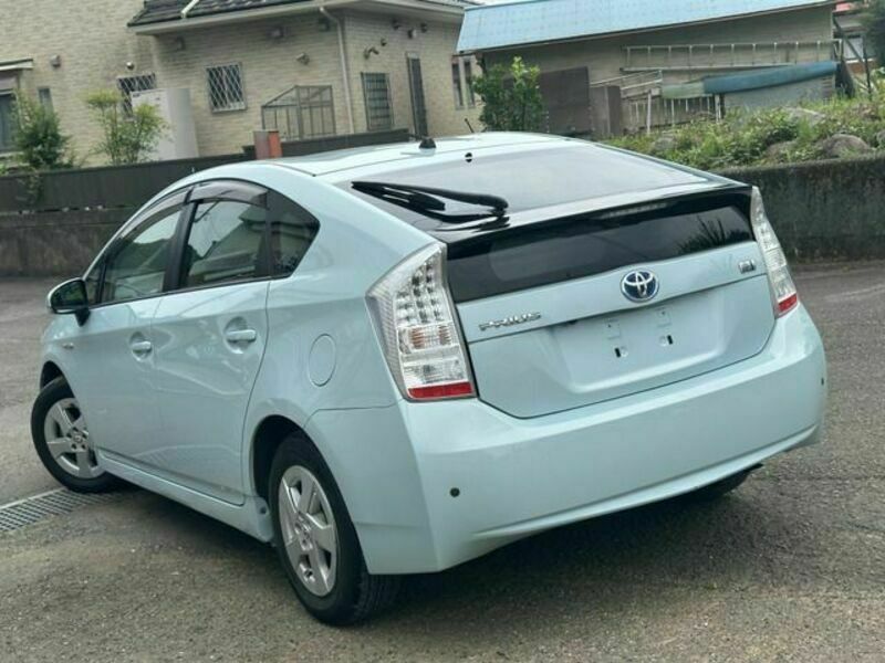 PRIUS-1