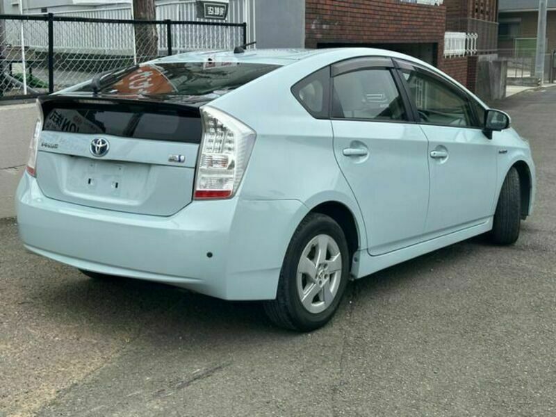 PRIUS-3