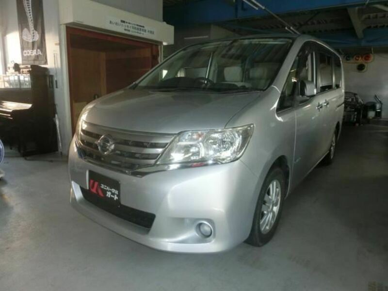 NISSAN　SERENA