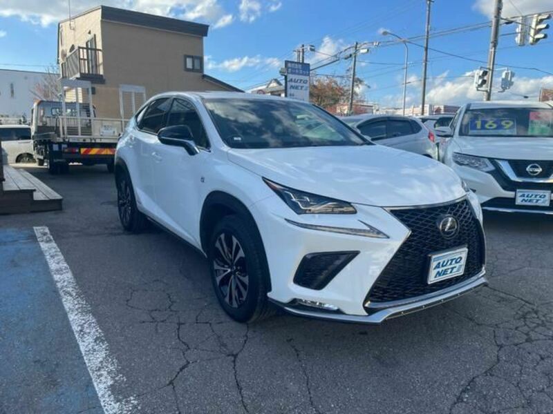 LEXUS　NX