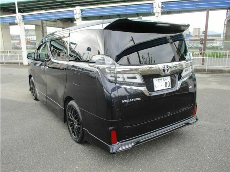 VELLFIRE-1