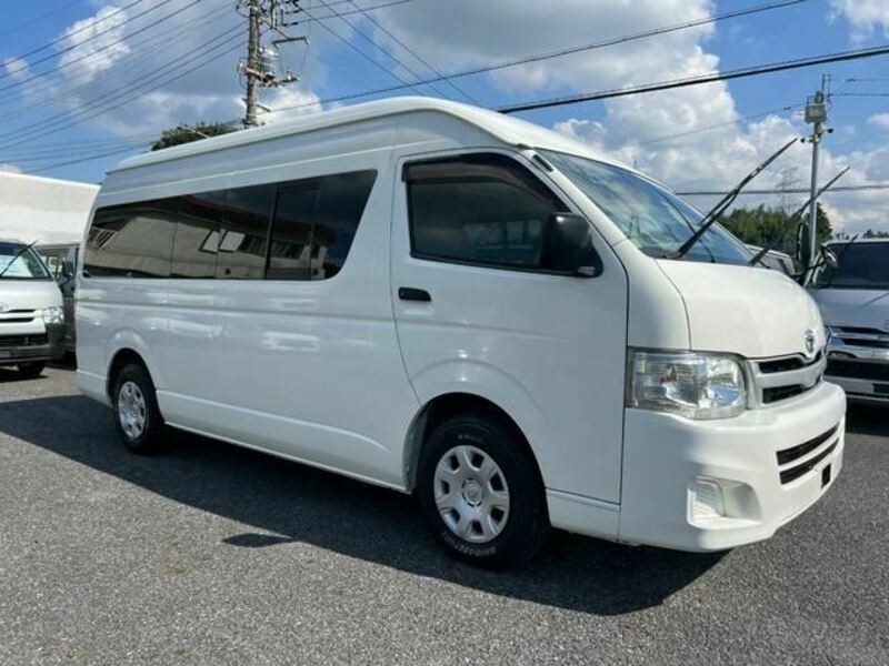 TOYOTA　HIACE VAN