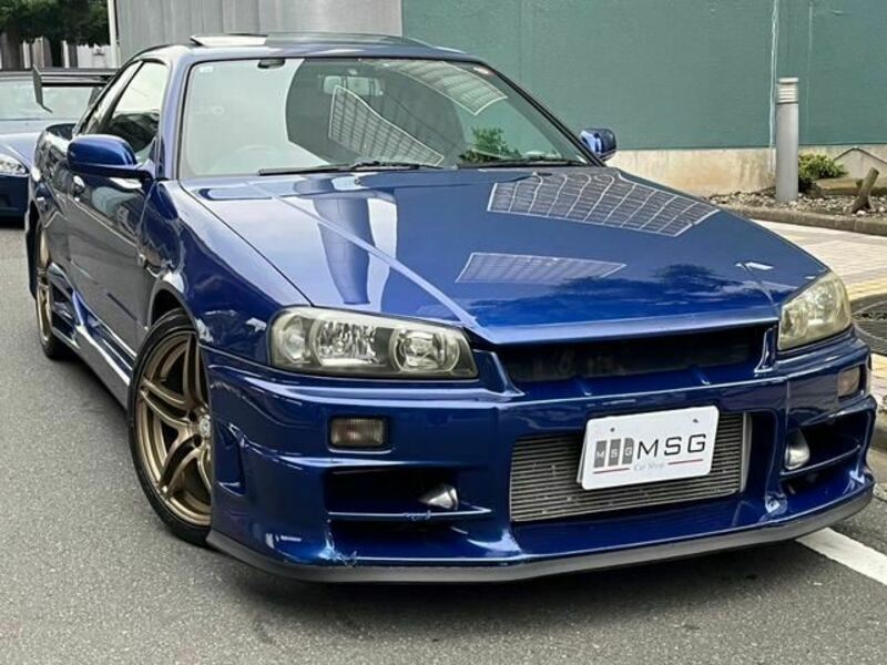 NISSAN　SKYLINE