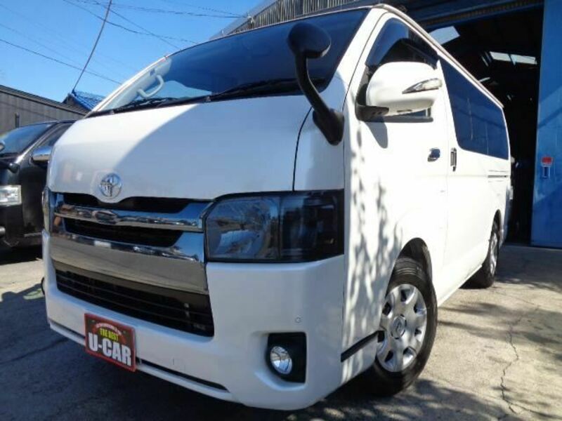 TOYOTA　HIACE VAN