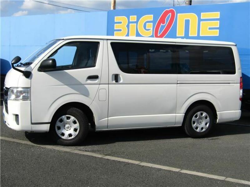 TOYOTA　HIACE VAN