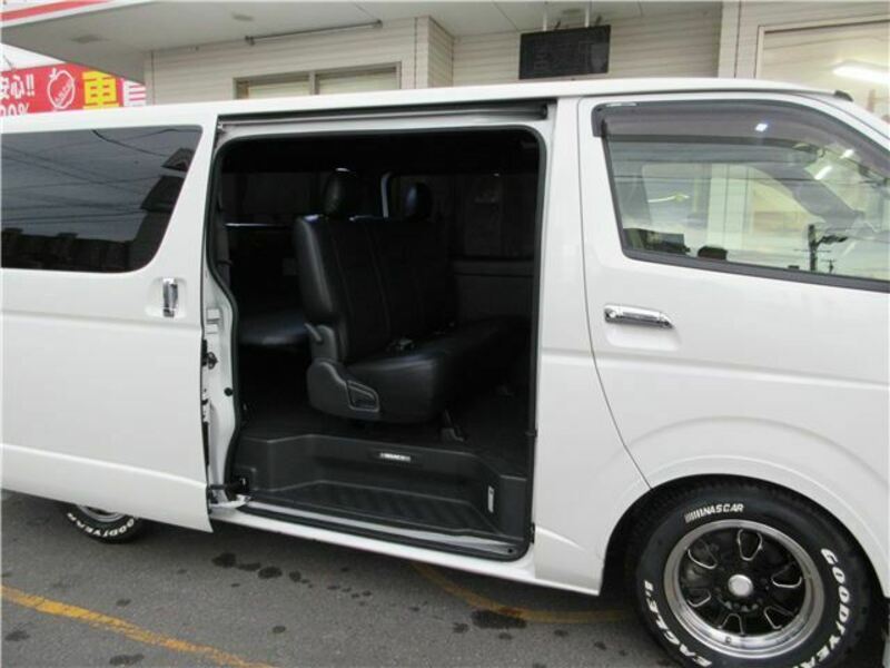 HIACE-19