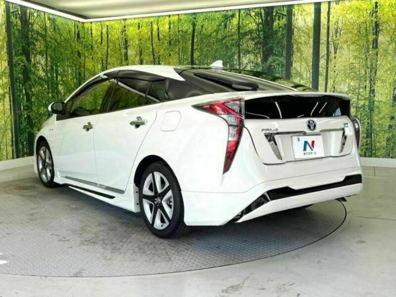 PRIUS-17