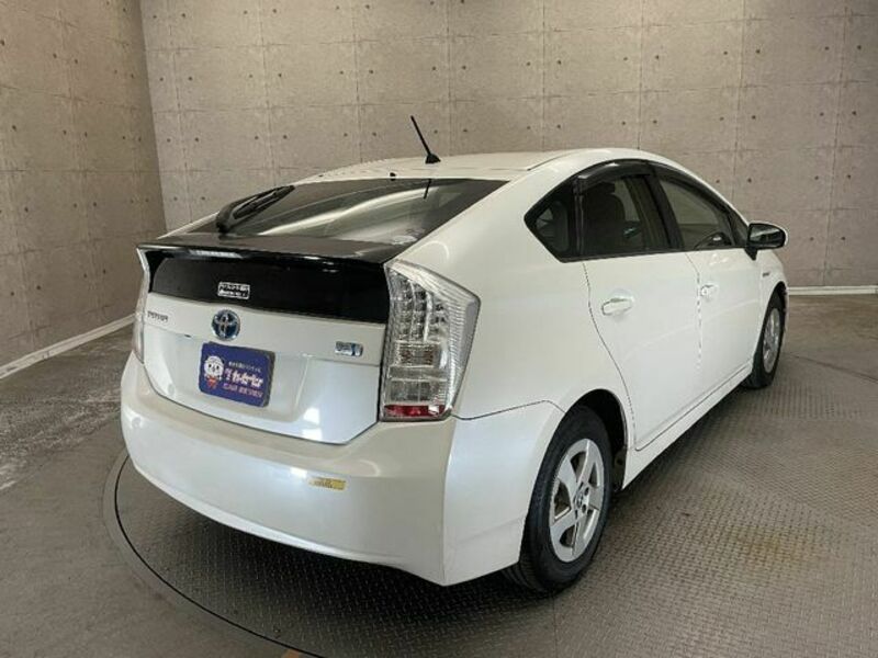 PRIUS-3