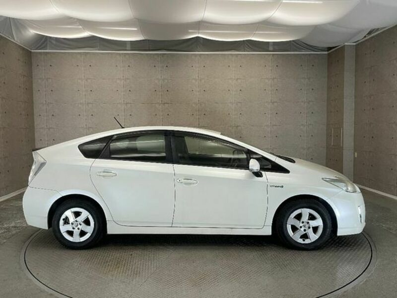 PRIUS-6