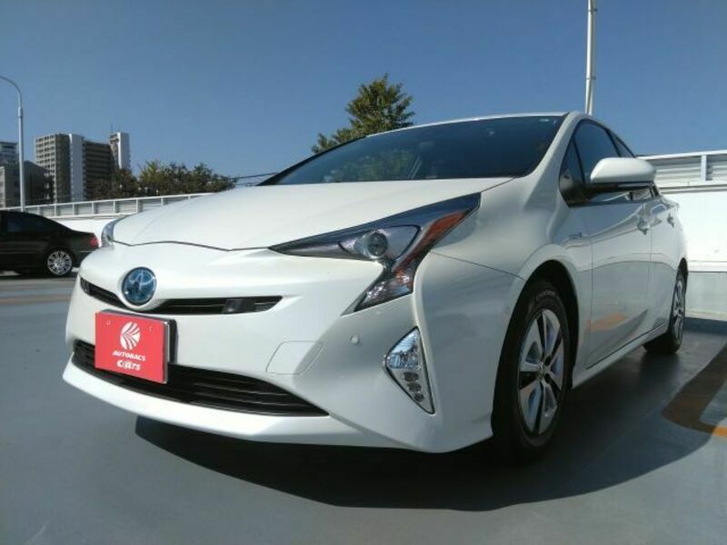 TOYOTA　PRIUS