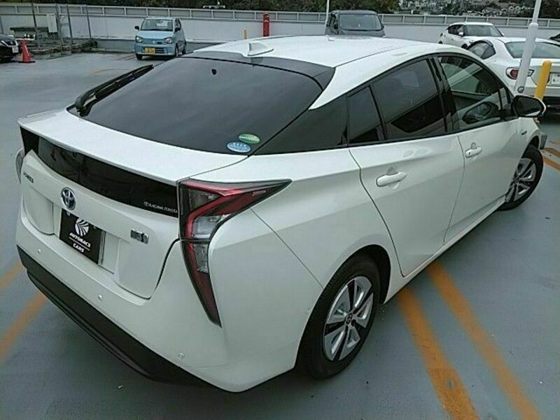 PRIUS-28