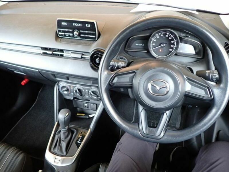 MAZDA2-12