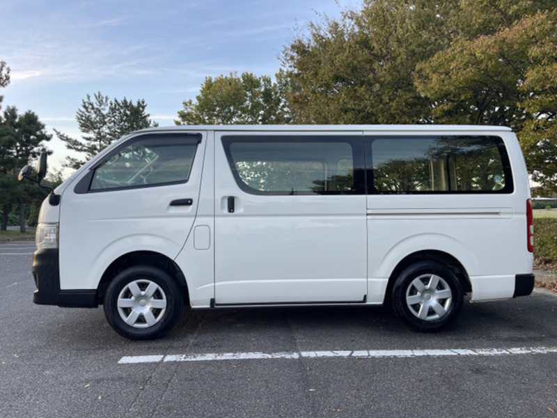 HIACE VAN-13