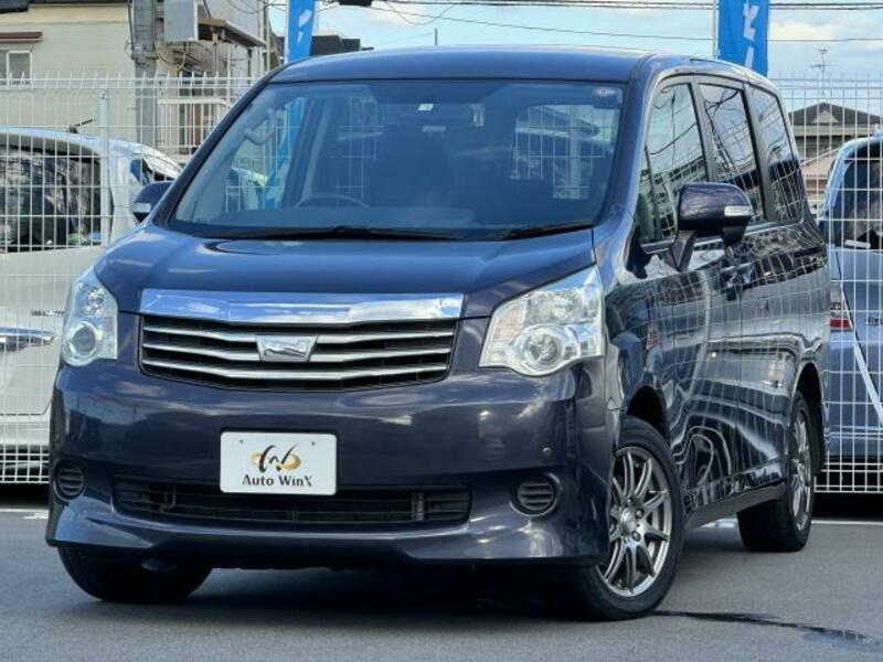 TOYOTA　NOAH