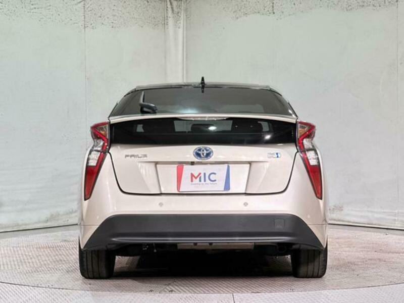 PRIUS-13