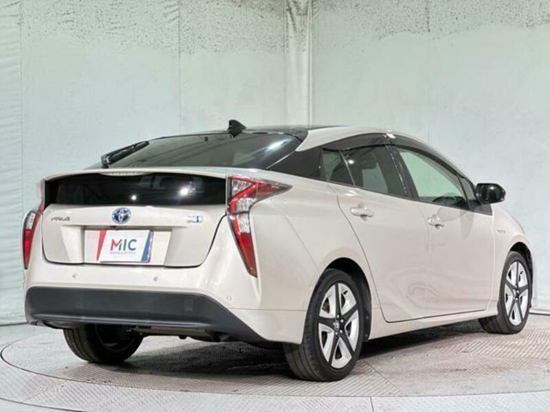 PRIUS-14