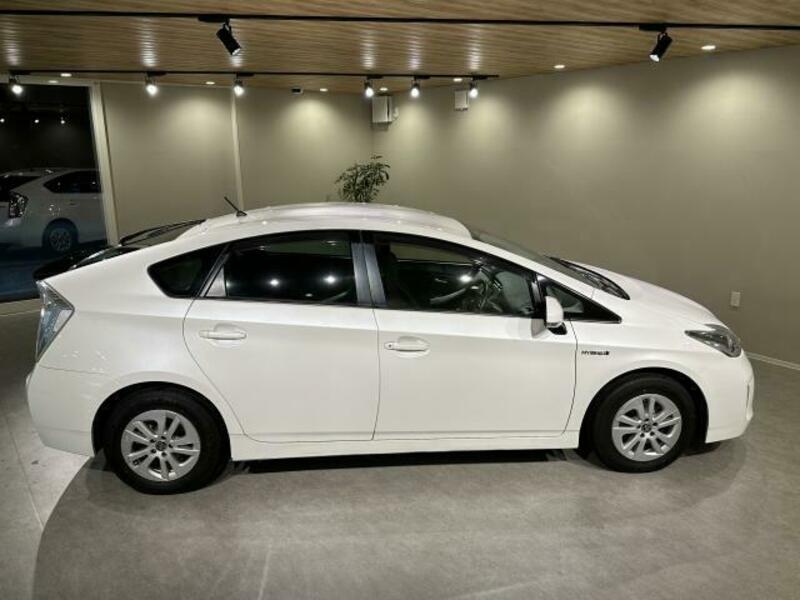 PRIUS-3